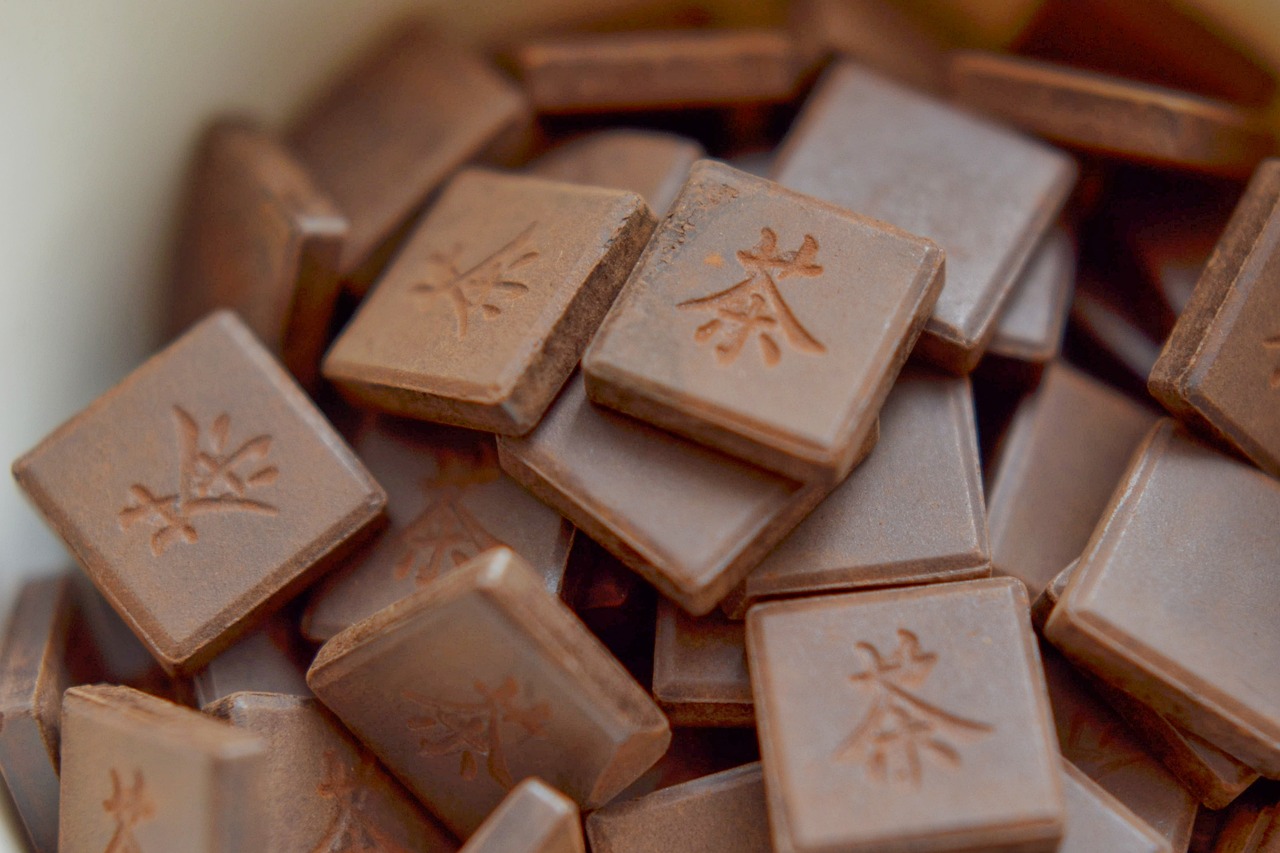 正宗碎銀子茶價(jià)格探究，品質(zhì)、市場與價(jià)值