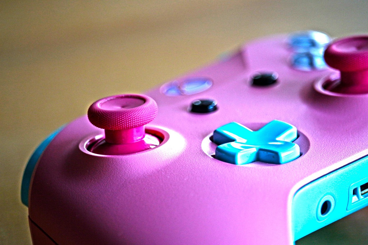 Xbox新款手柄引領(lǐng)游戲控制革新，重磅更新揭秘