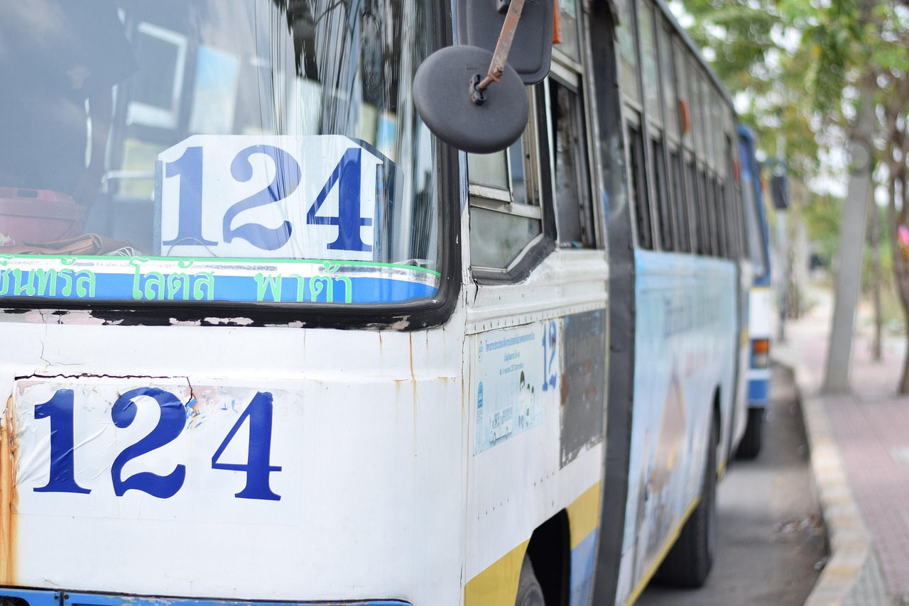 旅游大巴車租賃價格的深度解析與市場調(diào)研報告